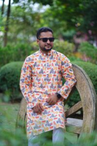 স্কিন প্রিন্টেড পাঞ্জাবি আড়ং কটন ফেব্রিক: মেটাল বাটনের সাথে স্টাইলিশ পাঞ্জাবি